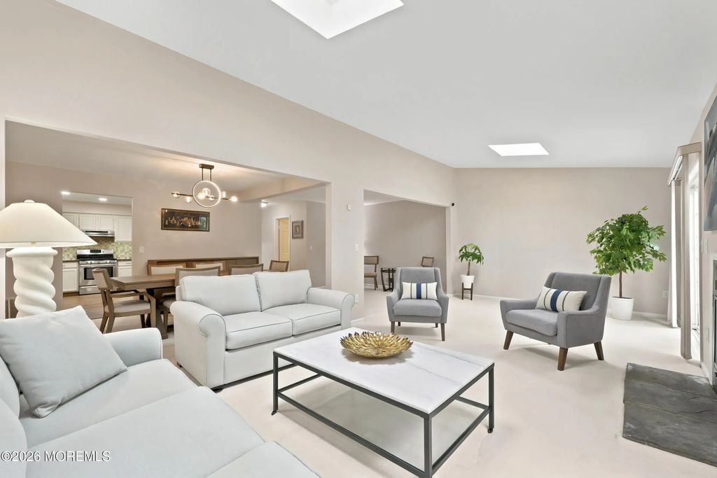 137 Redpine Loop, Old Bridge