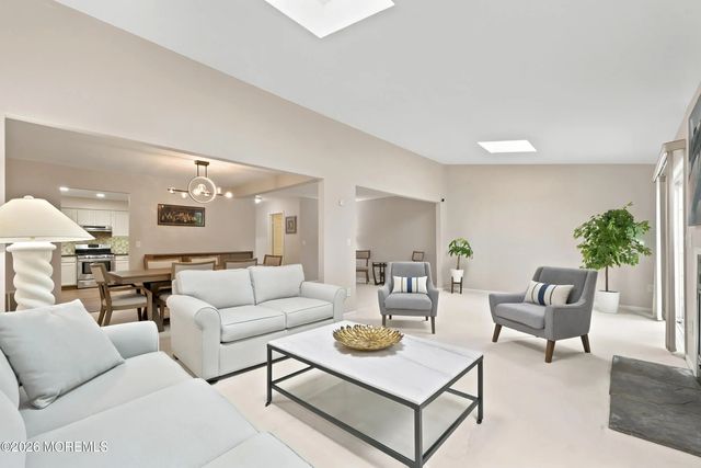 137 Redpine Loop, Old Bridge
