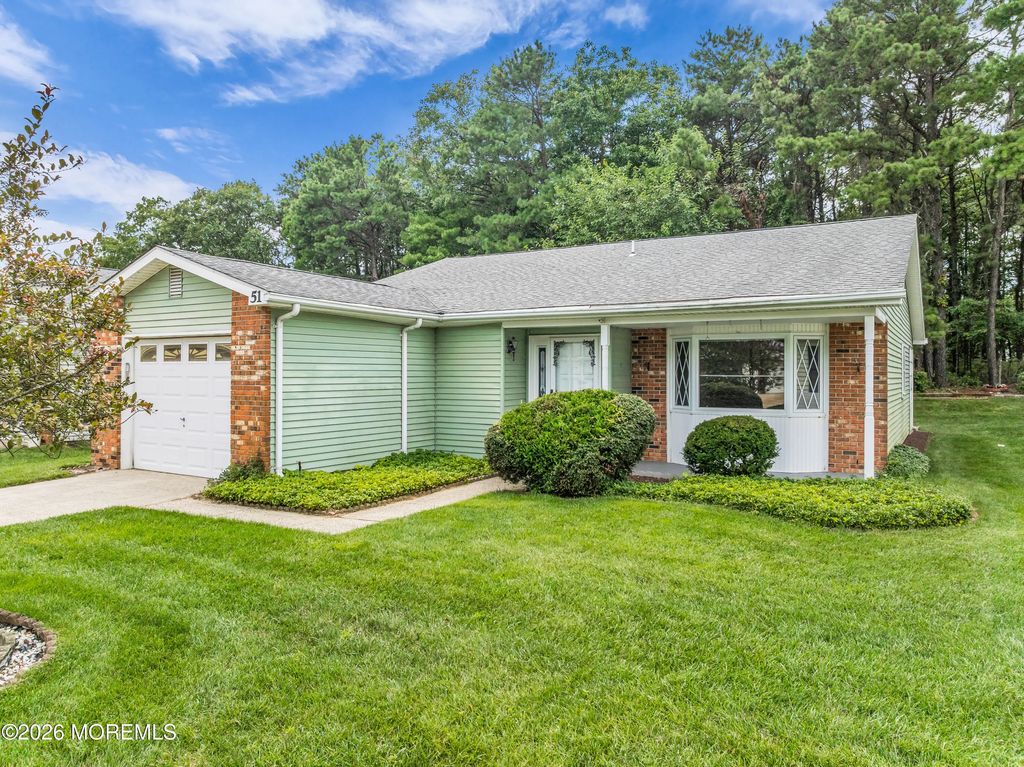 51 Regent Circle, Brick