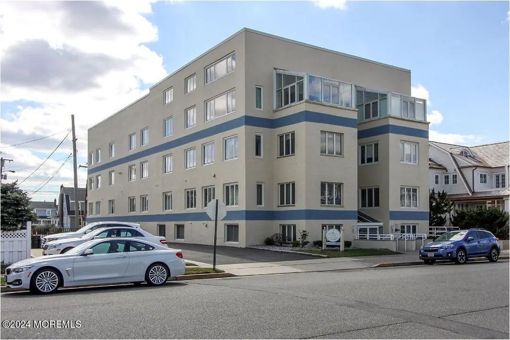 15 Garfield Avenue 102, Avon-by-the-sea