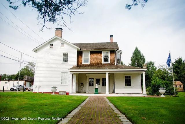 583 Cedar Avenue, West Long Branch