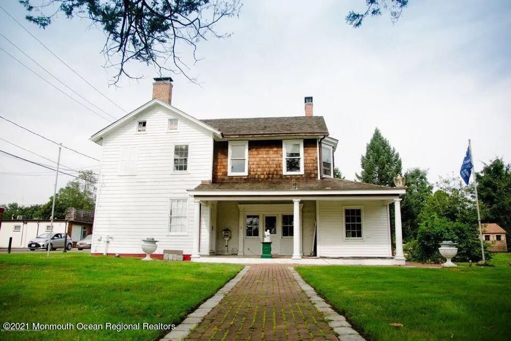 583 Cedar Avenue, West Long Branch