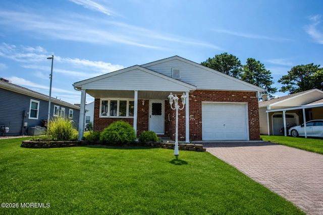 93 Paradise Boulevard, Toms River
