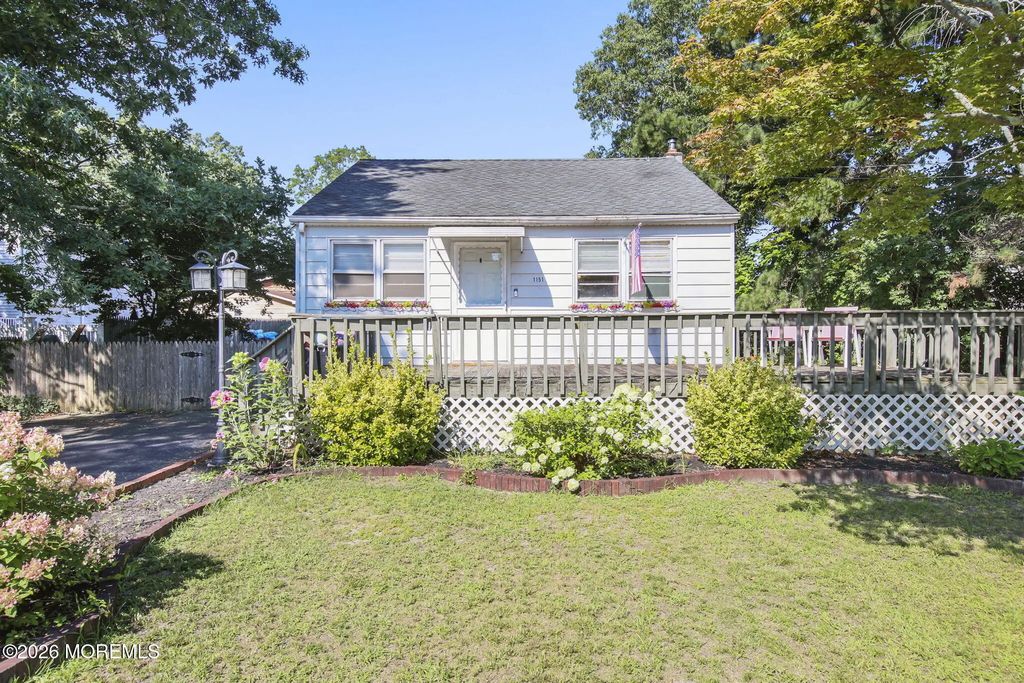 1151 Beechmont Street, Toms River