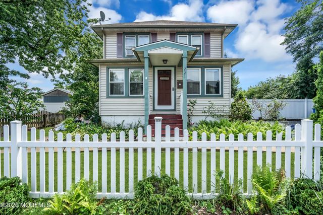221 Sunset Avenue, Port Monmouth