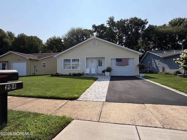 134 Everest Drive S, Brick
