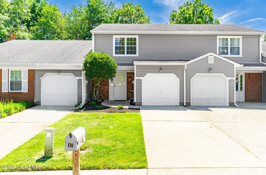 47 Oak Lane, Eatontown