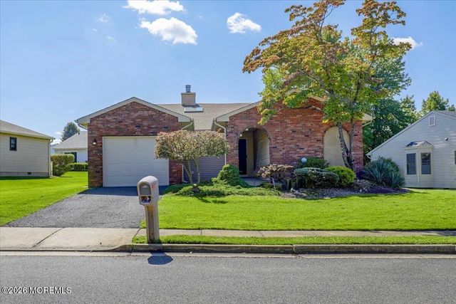 36 Lakeview Drive, Marlboro