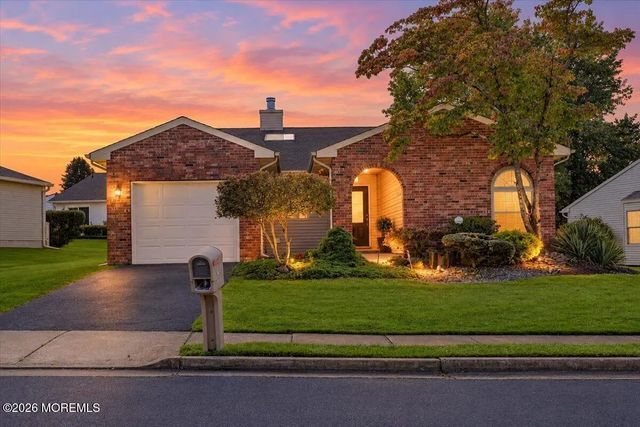 36 Lakeview Drive, Marlboro