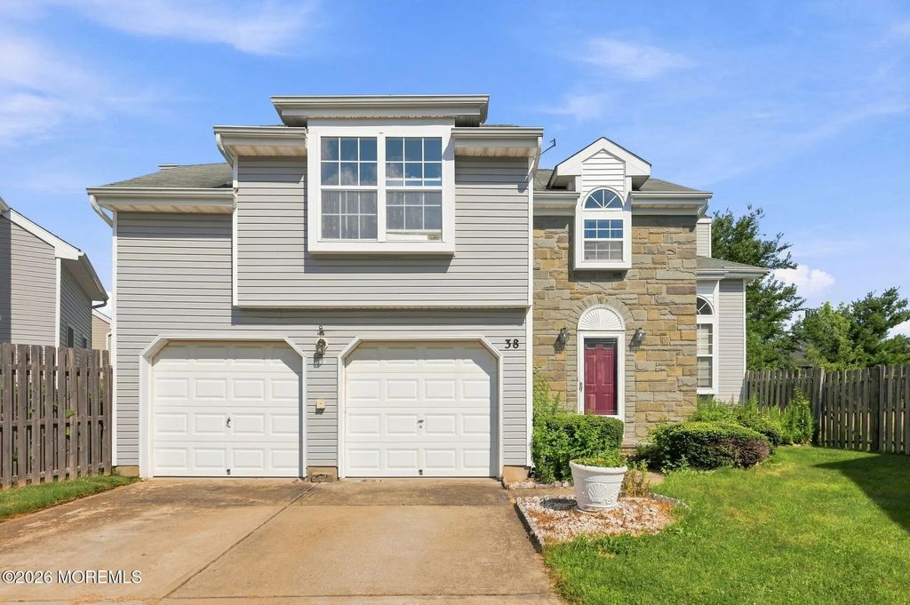 38 Kentucky Way, Freehold