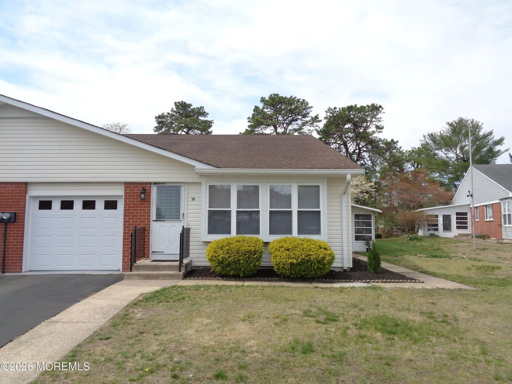 5 B Mohawk Court, Whiting