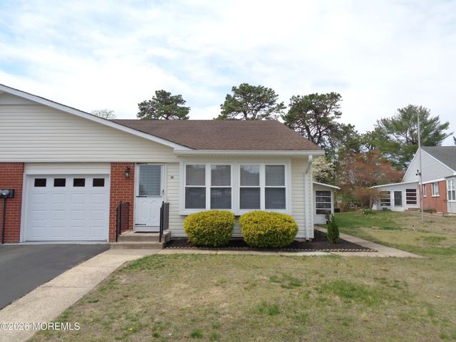 5 B Mohawk Court, Whiting