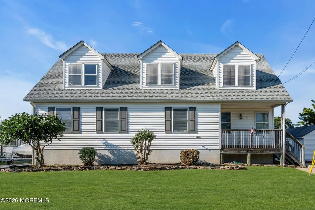 77 Baltic Avenue, Waretown