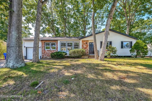 45 River Park Drive, Brick