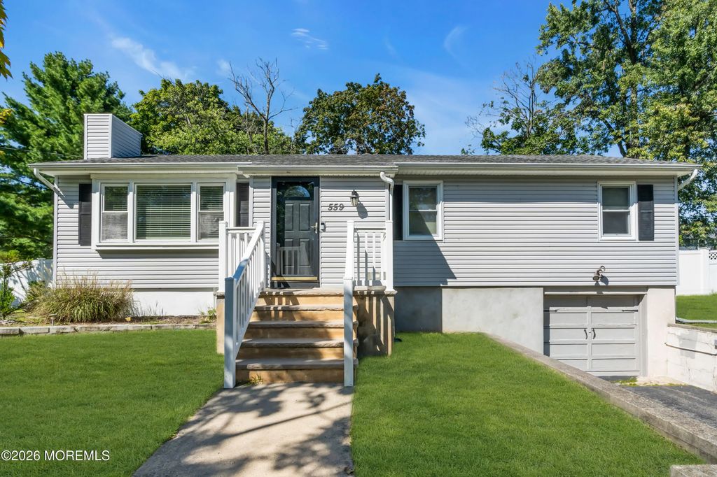 559 Dow Avenue, Oakhurst