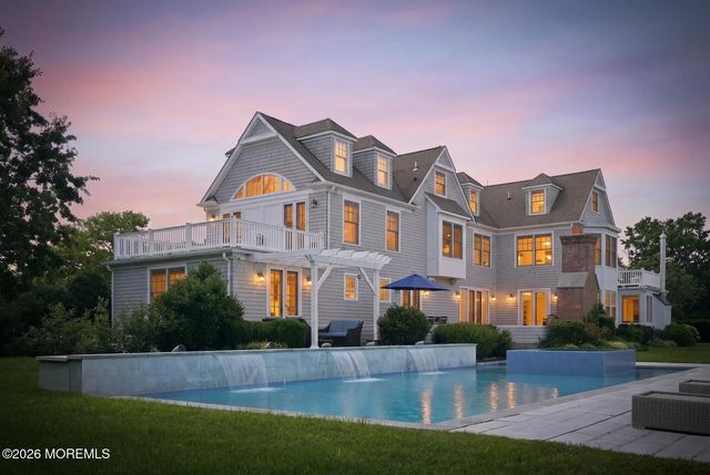 13 Rivers Edge Drive, Rumson