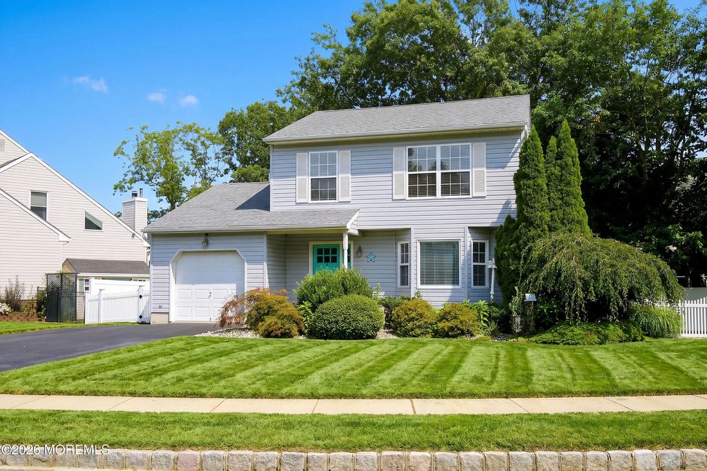 126 Linnea Lane, Brick