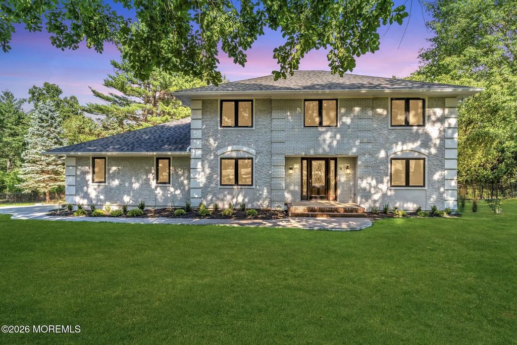 10 Sunrise Circle, Holmdel