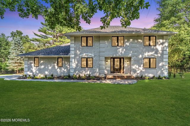 10 Sunrise Circle, Holmdel