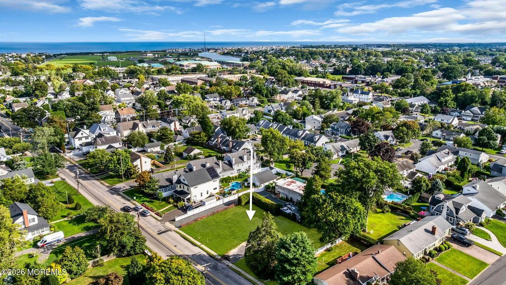 63 Sea Girt Avenue, Manasquan