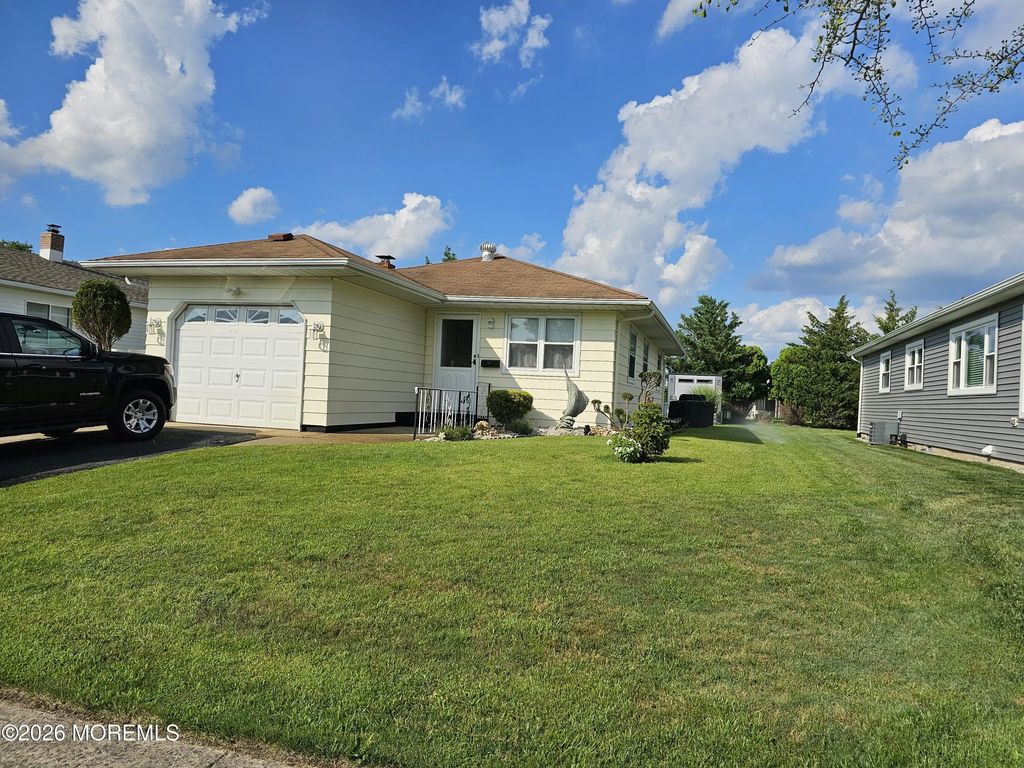 14 Marquis Street, Toms River