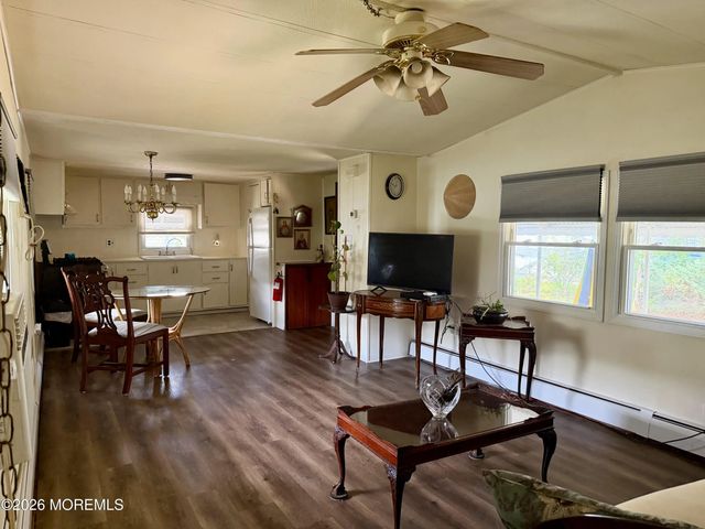 336 Aviary Way, Toms River