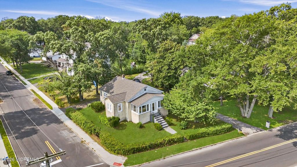 400 S Lake Drive, Lakewood