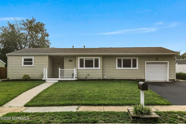 935 Gloucester Drive, Toms River