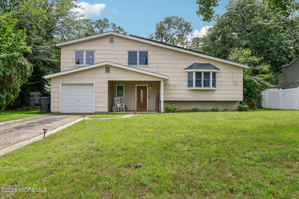 89 Bark Street, Toms River
