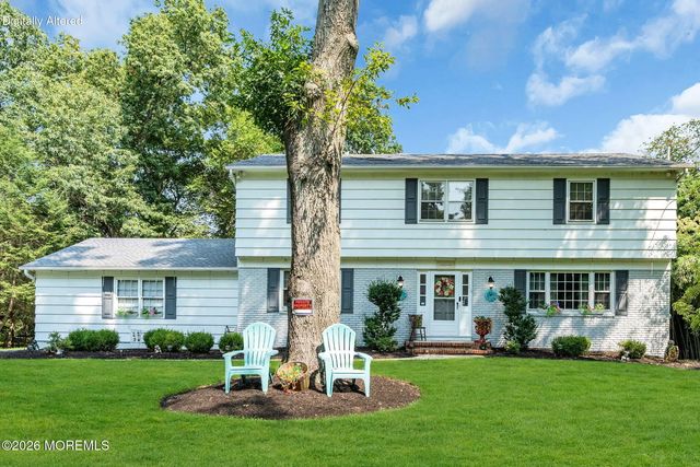 16 Millpond Lane, Colts Neck