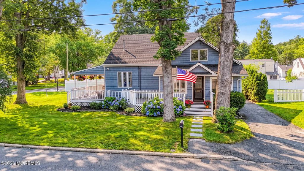 210 Robbins Road, Neptune Township