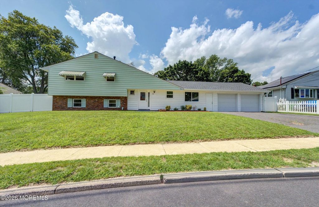 1015 Eton Way, Neptune Township