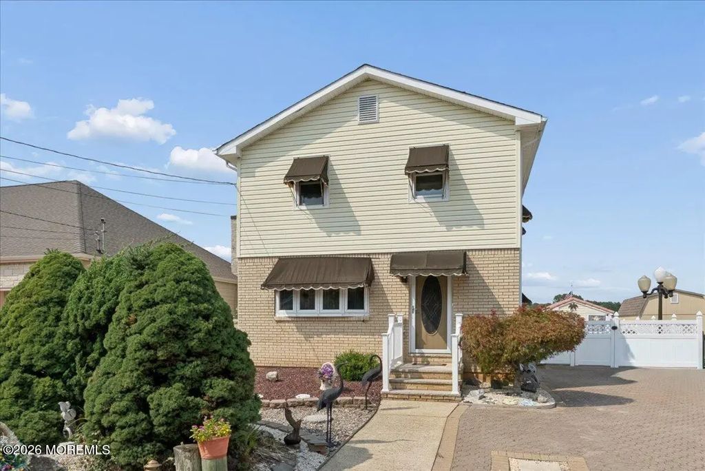 19 Sand Bar Drive, Bayville