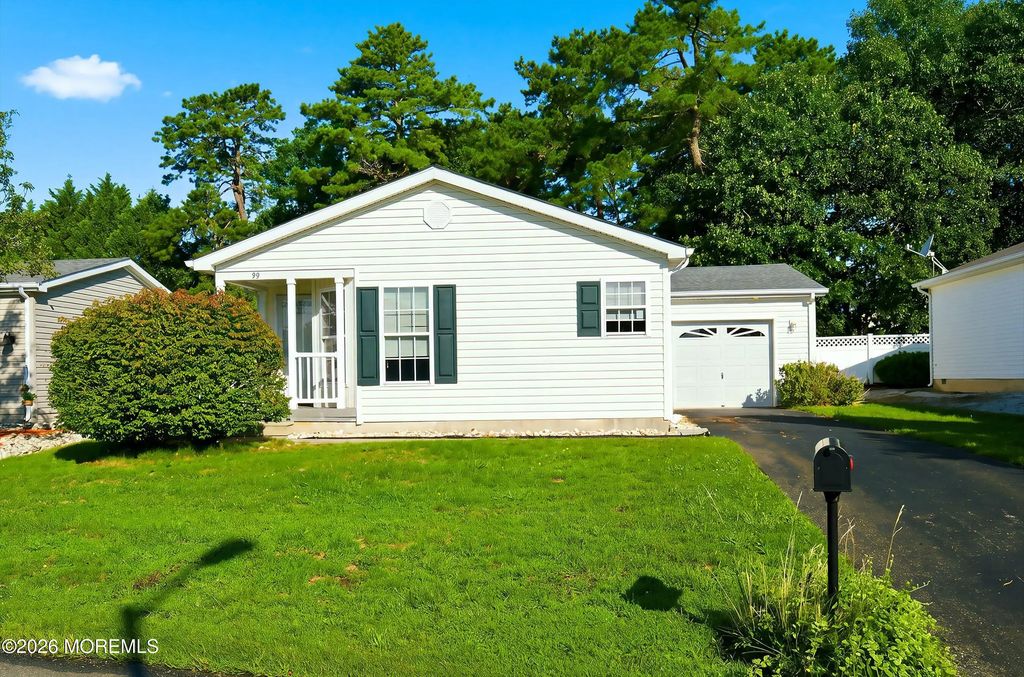 99 Oak Ridge Lane, Manahawkin