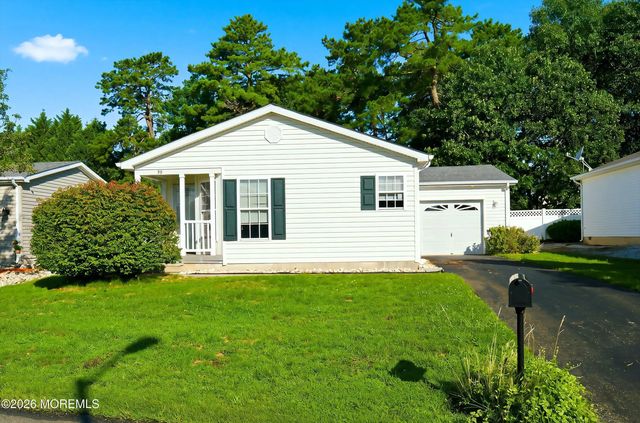 99 Oak Ridge Lane, Manahawkin