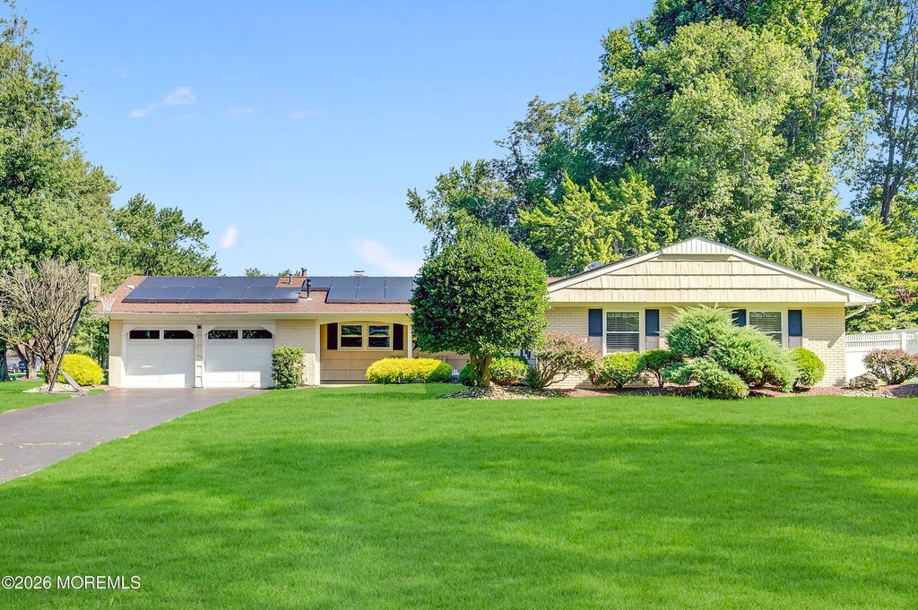 25 Ryan Road, Manalapan