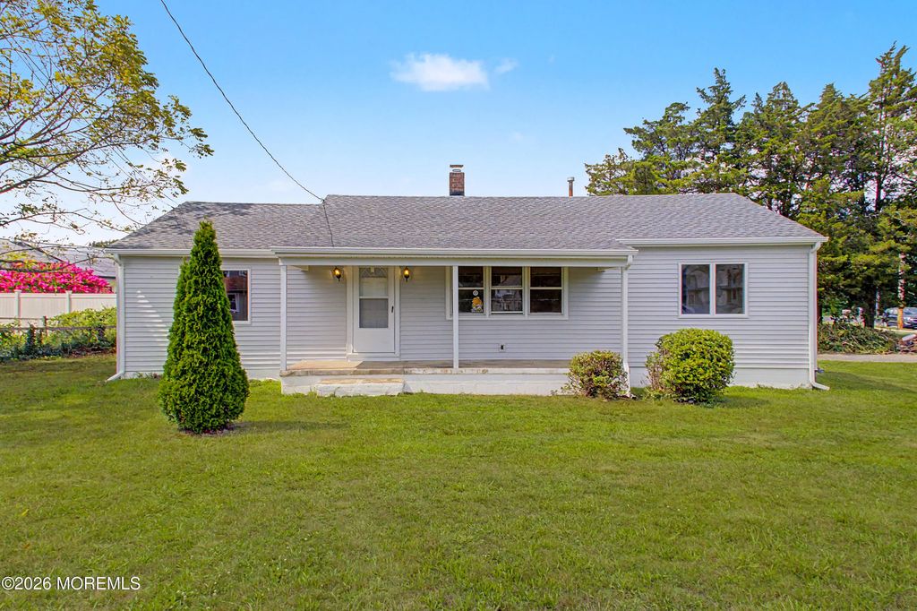 102 Cedar Grove Road, Toms River