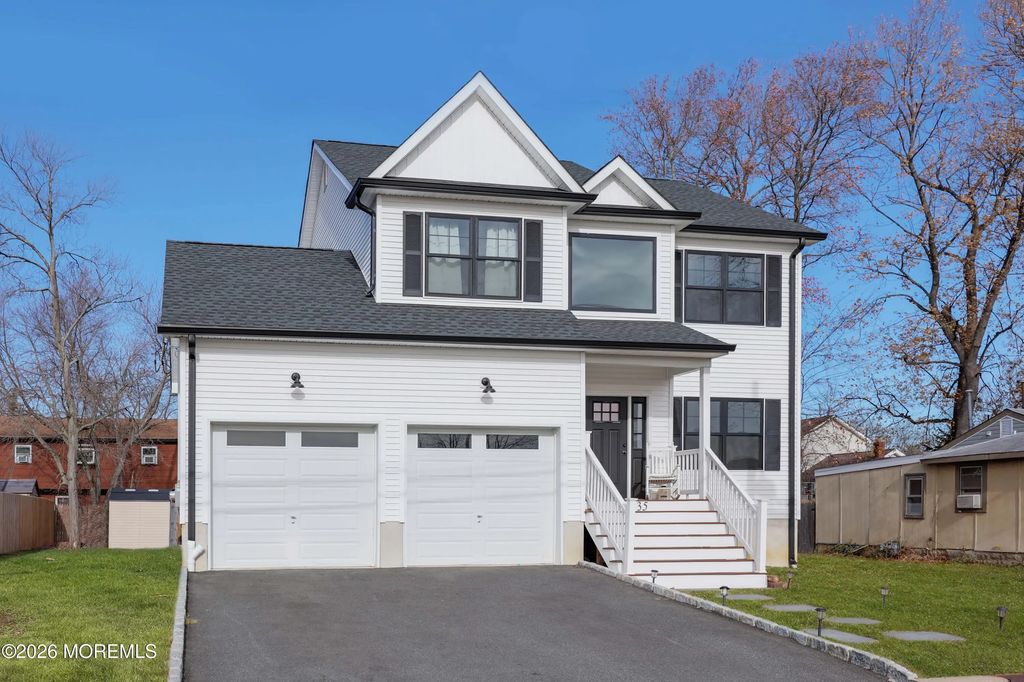 35 Alberta Avenue, North Middletown