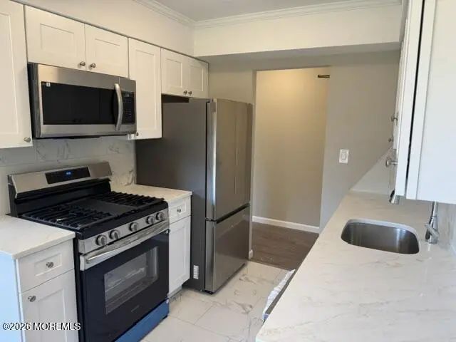 62 Stonehurst Boulevard E, Freehold