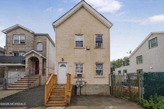 212 Port Avenue, Elizabeth