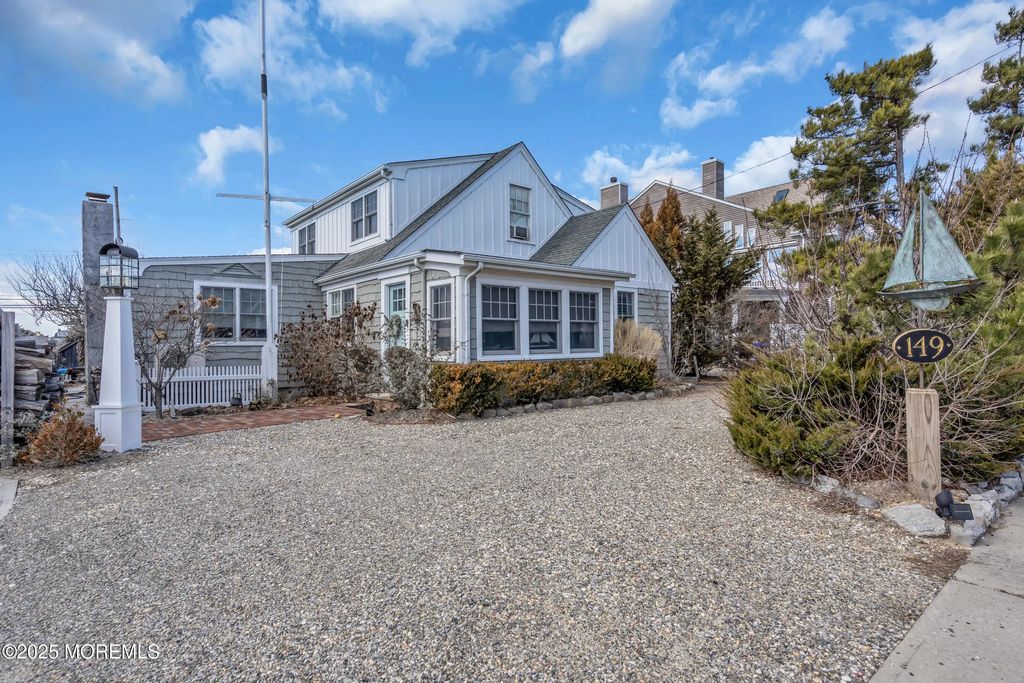 149 Highway 35, Mantoloking