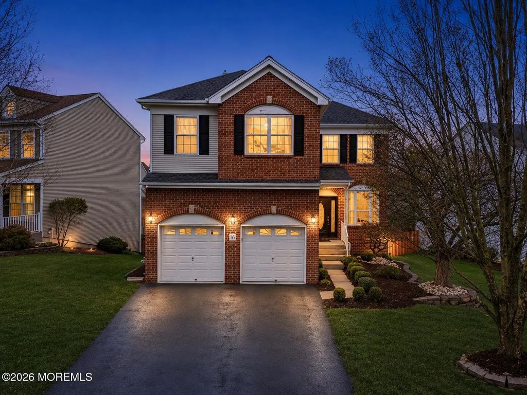 16 Pinehurst Drive, Manalapan