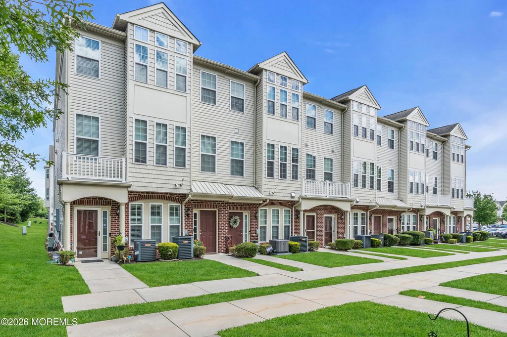 33 Jake Drive, Tinton Falls