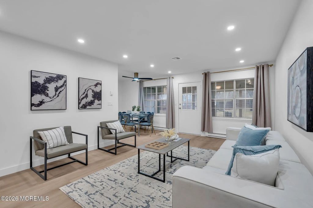 842e Inverness Court E, Lakewood