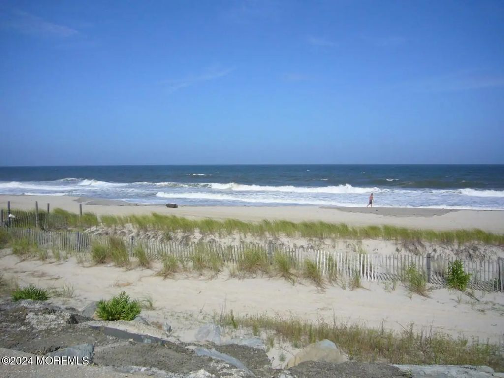 1187 Ocean Avenue 12, Sea Bright