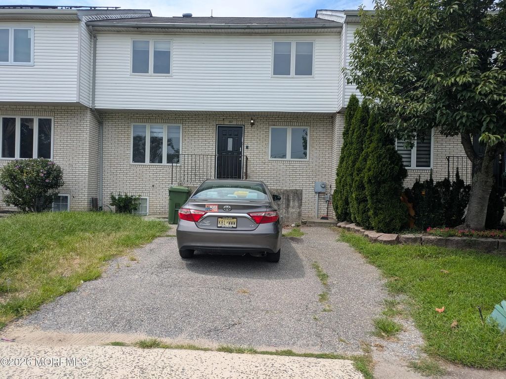 202 Lawrence Avenue, Lakewood