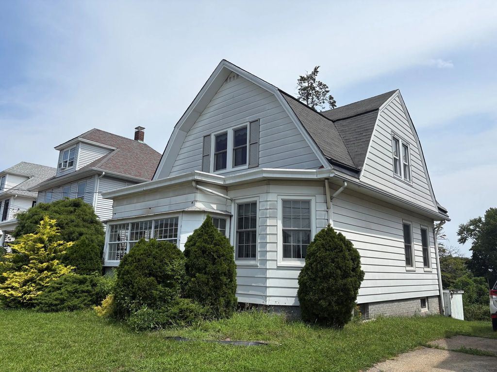 11 High Street, South River