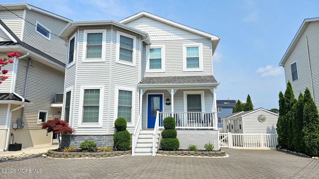 24 Dorothy Drive, Manahawkin
