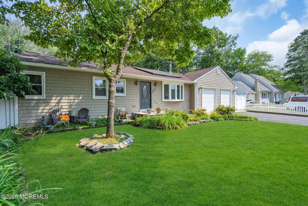 512 Gladstone Street, Toms River
