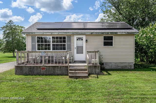 93 N Maple Avenue, Tuckerton